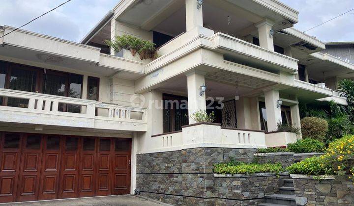 Rumah Sejuk Mewah Taman Luas Di Bandung 1