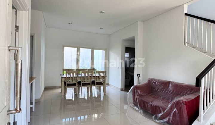 Beautiful Ready-to-Occupy House with a Spacious Backyard in BSD City 2