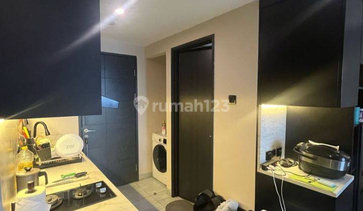 dapur apartemen collins boulevard full interior