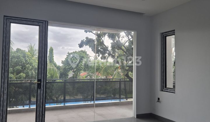 Luxurious Corner House, Rare and Spacious in Alam Sutera 2