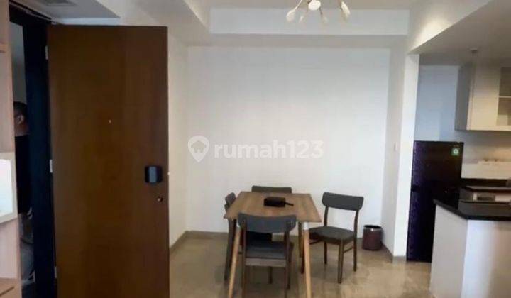 ruang keluarga apartemen branz mewah furnished view