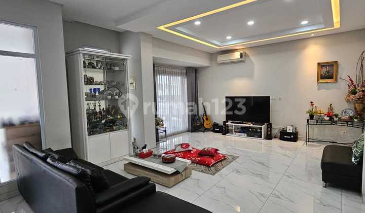 Rumah Shm 2.5 Lantai Bagus Posisi Jalan Utama Green Lake City di Cipondoh 2