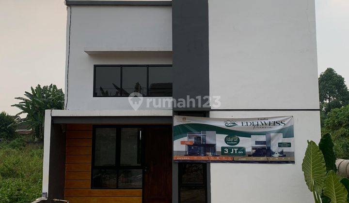 Rumah Cantik Dan Astri Dalam Cluster Pinggir Jalan Bebas Banjir  1