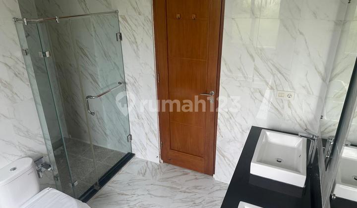 Rumah Bagus SHM di Kemang 2