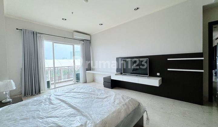 Apartemen 3 Kamar Tidur Semi Furnished Senayan Residence Di Sewa Murah 2