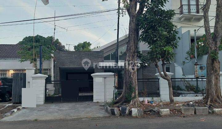 Dijual Rumah WR Supratman Cocok Untuk Cafe / Kantor / Usaha Apapun! Dkt Raya Diponegoro, Darmo! 2