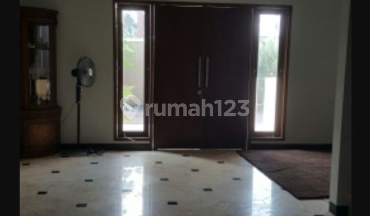 Disewakan Rumah Strategis 2 Lantai Dekat LRT di Pondok Gede Bekasi 2