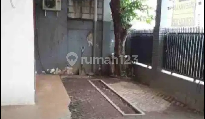 Disewakan Rumah 3 Lantai di Tebet Jakarta Selatan 2