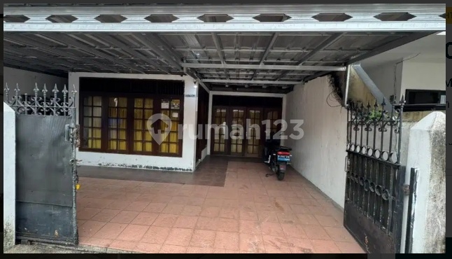 Disewakan Rumah Strategis di Rawamangun Jakarta Timur
