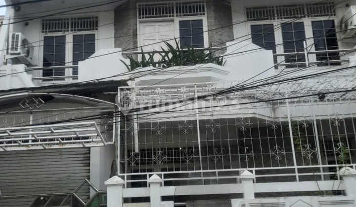 Disewakan Rumah Luas Terawat Lingkungan Aman Nyaman