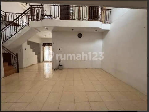 For Rent Strategic House in Rawamangun East Jakarta 2