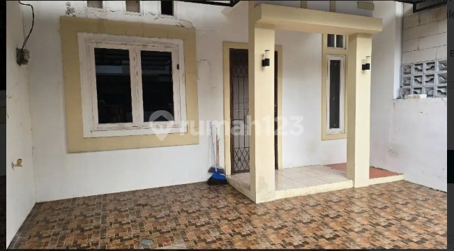 For Rent House in a Flood-Free Complex Near Summarecon Bekasi 2