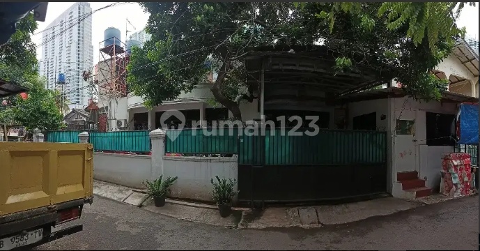 For Sale 2-Story Golden Triangle House for Boarding, Very Strategic Location in Setiabudi, South Jakarta 2