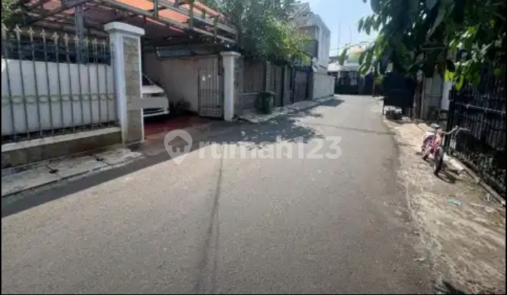 Disewakan Rumah Luas bisa untuk Rumah Tinggal atau Kantor di Duren Sawit Disewakan Rumah Luas bisa untuk Rumah Tinggal atau Kantor di Duren Sawit