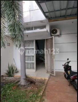 Disewakan Rumah 2 Lantai Lokasi Strategis di Kramat Jati Jakarta Timur