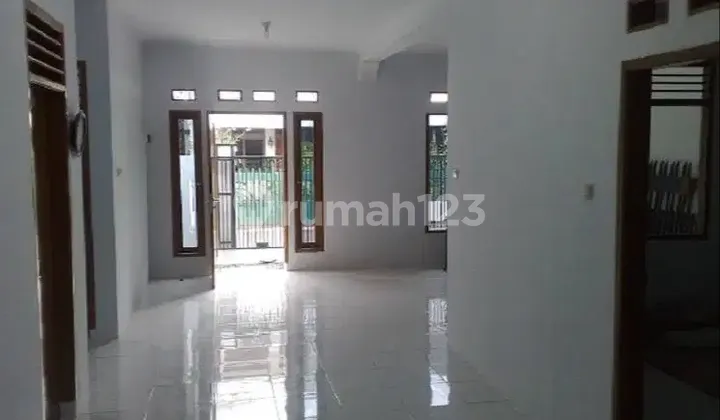 Disewakan Rumah 2 Lantai Terawat Siap Huni di Tebet Jakarta Selatan 2