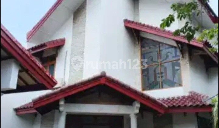 Disewakan Rumah Mewah dan Luas Baru Renovasi di Duren Sawit Jakarta Timur