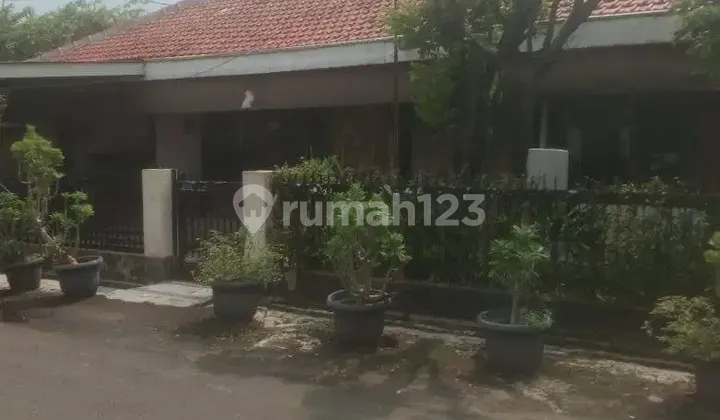 Disewakan Rumah Strategis Akses Jalan Lebar di Rawamangun Jakarta Timur