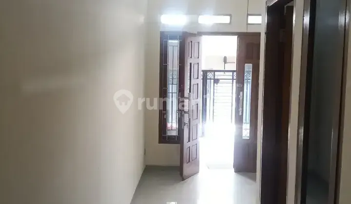 For Rent 3-Story House in Tebet Barat, South Jakarta 2