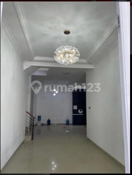 Disewakan Rumah Mewah Strategis di Rawamangun Jakarta Timur 2