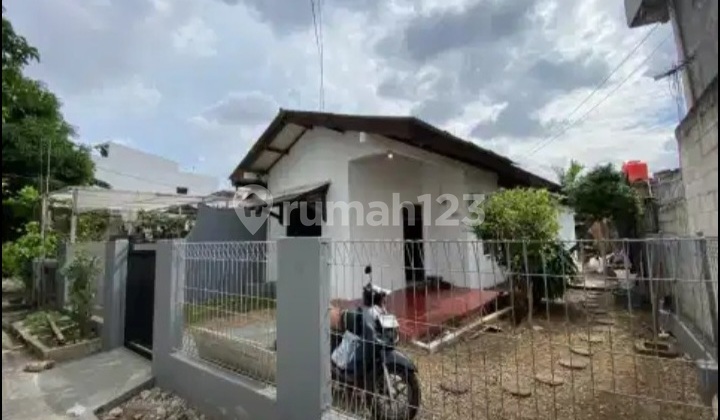 Disewakan Rumah Baru Renov di Matraman Jakarta Timur Disewakan Rumah Baru Renov di Matraman Jakarta Timur