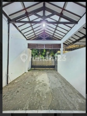 Disewakan Disewakan Rumah Strategis di Pancoran Jakarta Selatan