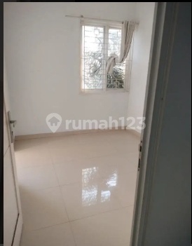 Disewakan Rumah 2 Lantai Lokasi Strategis di Kramat Jati Jakarta Timur 2