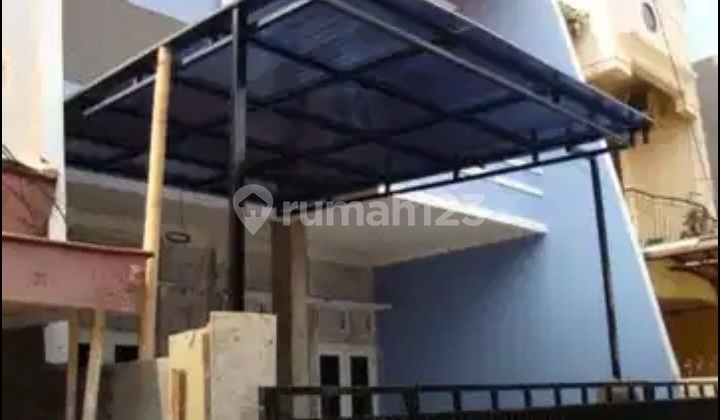 Disewakan Rumah 2 Lantai di Tebet Timur Jakarta Selatan 2