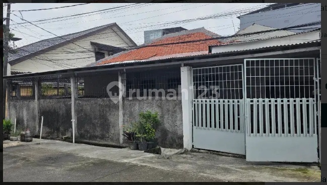 For Sale Fast and Cheap Hook Position House Strategic Location Kapuk, Cengkareng - West Jakarta