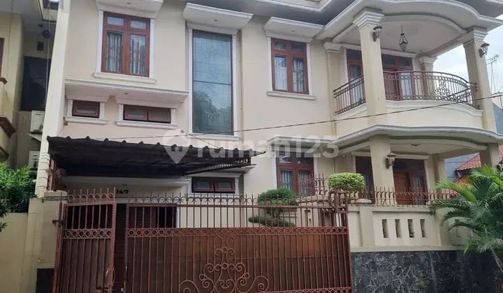 For Quick Sale: Fully Furnished Hook House Ready to Occupy in Duren Sawit, East Jakarta.