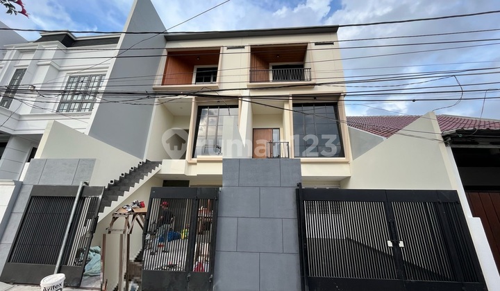 Rumah Tomang (Ukuran 5x18 m)