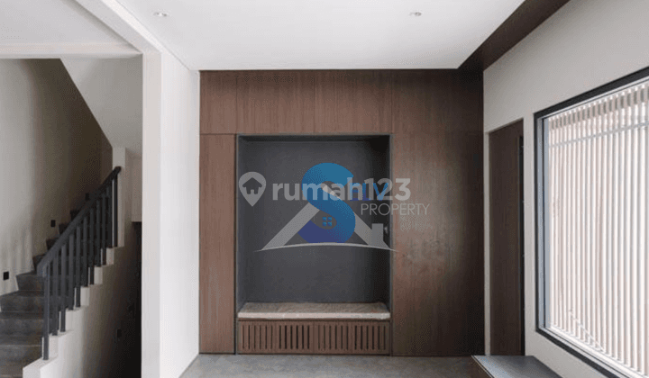 Rumah Industrial Modern 3 Lantai di Bintaro  1