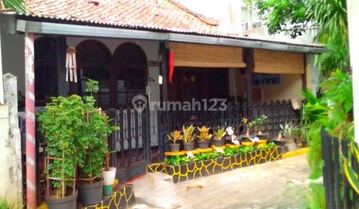 Rumah Lama Lokasi Strategis Dekat Sekolah di Cilandak  1