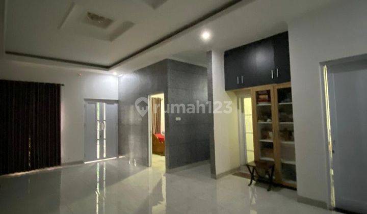 Rumah 2 Lantai Bagus Semi Furnished SHM di Serpong sal 2