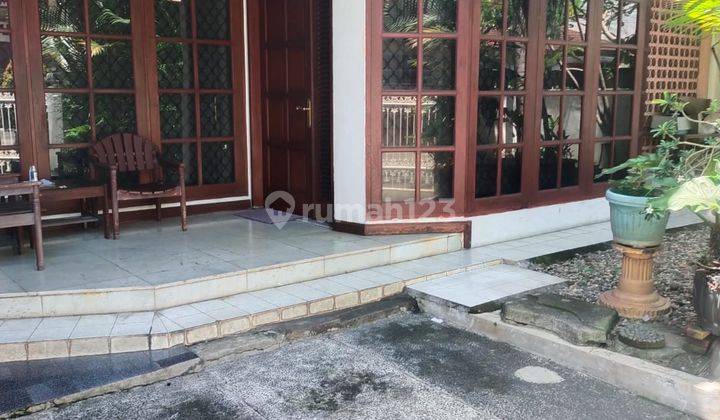 Rumah 2 Lantai Bagus Semi Furnished di Sektor 1 Ftr 1