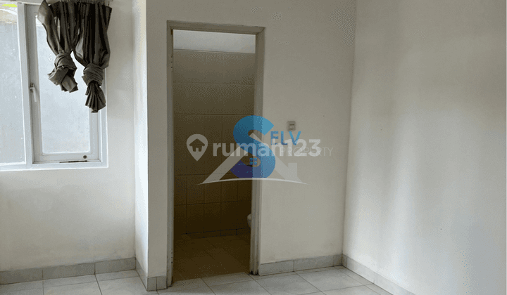 Rumah Bagus Semi Furnished SHM di Serua, Tangerang 2