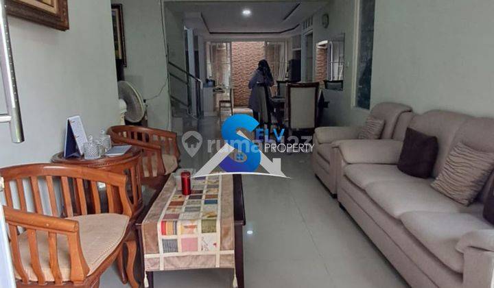 Rumah 2 Lantai Bagus Furnished SHM di Sektor 1 - Bintaro, Jakarta Selatan 1