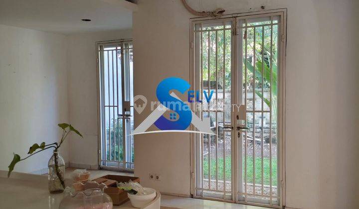 Rumah 2 Lantai Semi Furnished di Kebayoran Baru, Jakarta Selatan 2