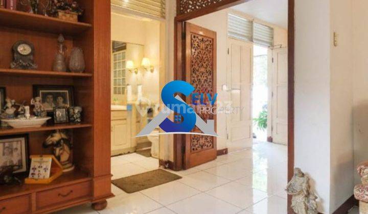 Rumah Semi Furnished SHM di Pondok Indah, Jakarta Selatan 1