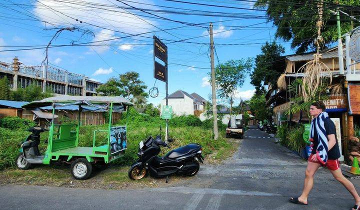 Land for sale in Canggu 200 meters from the beach 1