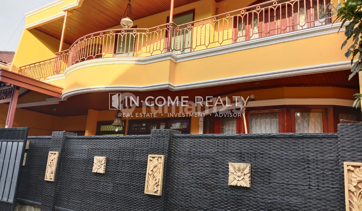 Dijual Rumah Besar 2 Kavling Jadi 1 di Komplek Pondok Bambu - Semi Furnish, Siap Huni