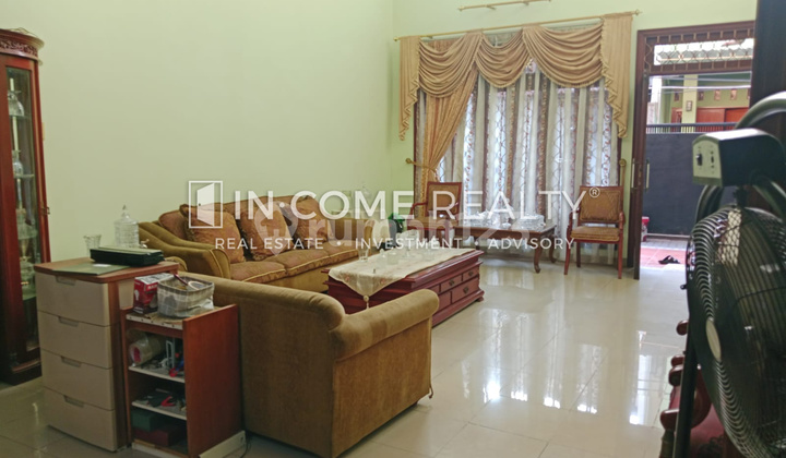 Dijual Rumah Besar 2 Kavling Jadi 1 di Komplek Pondok Bambu - Semi Furnish, Siap Huni 2