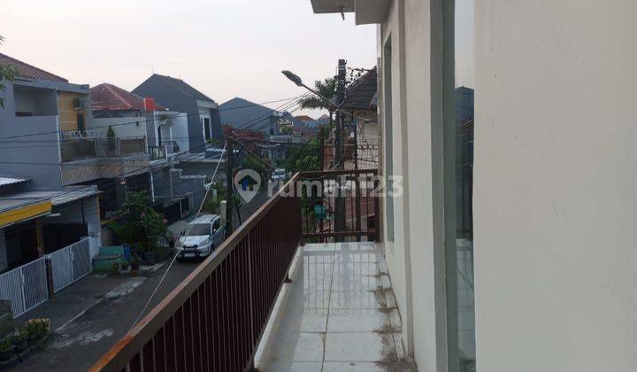 Rumah 2 Lantai Cantik Sudah Renovasi di Bolevard Hijau Harapan Indah, Bekasi. 2