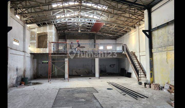 Ruang Usaha Bagus 300 m2 SHM Sultan Agung, Jakarta Selatan 2