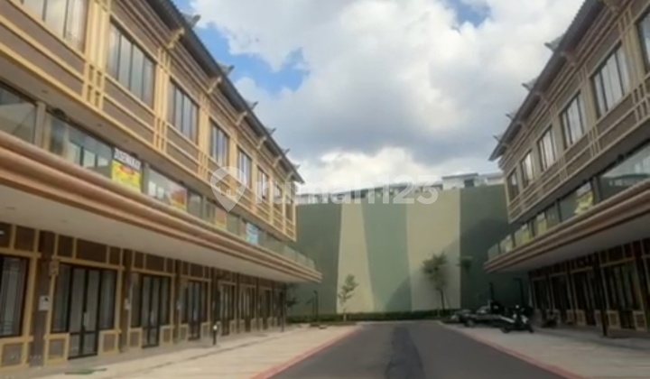 For Rent New 3-Story Shop House in Greenlake, West Jakarta