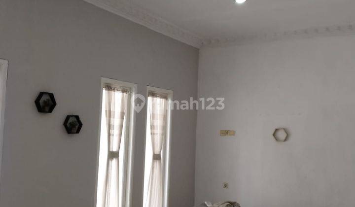 Di Sewakan Cepat Runah 2 Lantai Semi Furnished di Perumahan TyTyan Indah Bekasi Utara 2