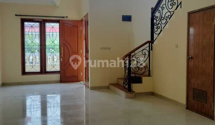 For Rent: 2-Story House in Gading Griya Residence, Kelapa Gading For Rent: 2-Story House in Gading Griya Residence, Kelapa Gading