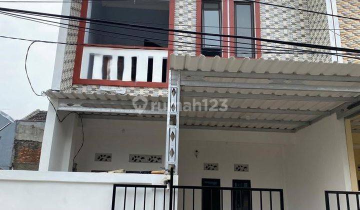 Rumah 2 Lantai Bagus Sertifikat Hak Milik di Harapan Indah, Bekasi 1