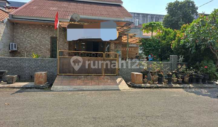 Rumah 2 Lantai SHM di Boulevard Harapan Indah, Bekasi