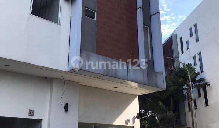 4-Storey Shophouse HGB Near Toll Access Near Port Access Ready to Occupy in Jakarta Garden City, East Jakarta 2